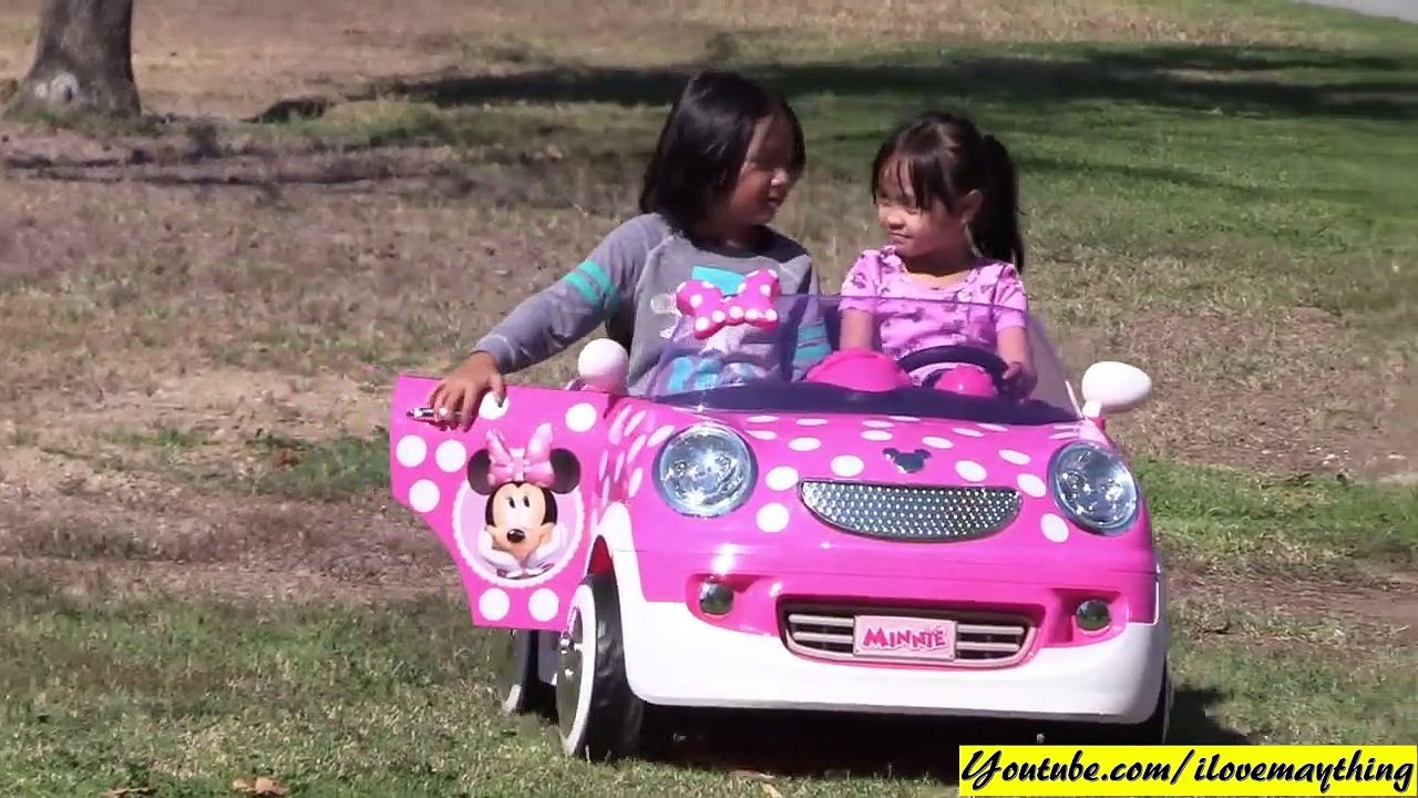 Pink Disney Minnie Mouse Toy. 12 Volts Power Wheels Ride-On Car Playtime w_