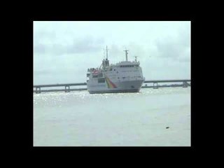 Le bateau Aline Sitoe Diatta en zone de turbulence le jeudi 09 janvier 14