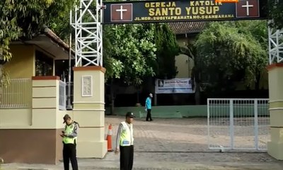 Pasca-ledakan, Prosesi Jalan Salib Gereja Ini Dikawal Ketat