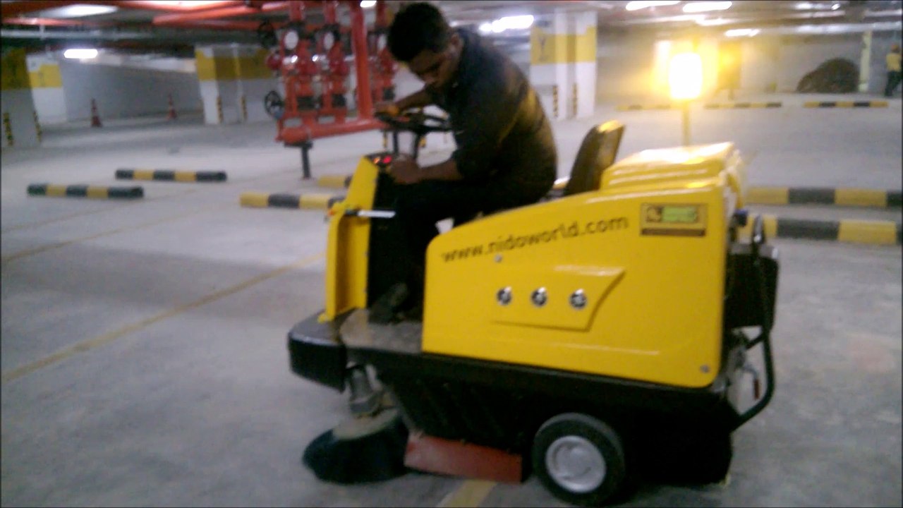 Nido Ride On Battery Sweeper C200 | Ride On Sweeping Machine