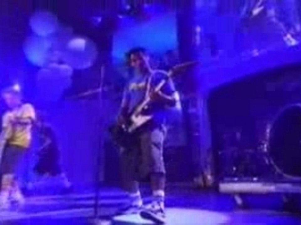 Sum 41 & ( apparament pas )Slipknot - Rock Medley (Live)