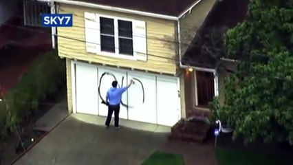 Il tire sur un hélicoptère de la police et se fait abattre par un sniper !