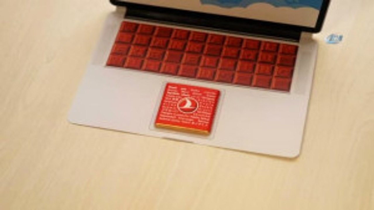 THY Yolcularına Laptop Şeklinde Çikolata Dağıtıyor