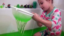 Slime Baff Bath Fun & Learn The Color Green _ SIlays In A Green Slime Baff GROSS!