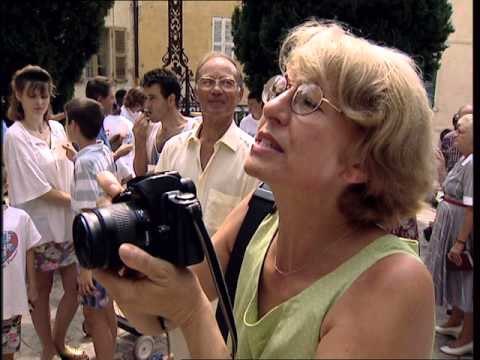 STRIP TEASE - Bronzez cathos!