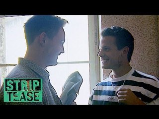 STRIP TEASE - Passe ton bac d'abord