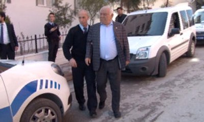 Eski CHP'li Vekil Polisi Alarma Geçirdi