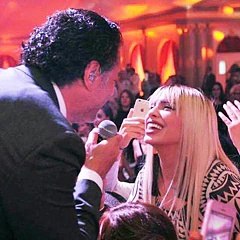 لا عاد ! هاذي قالتلهم اسكتوا   تفرجوا في مريم بن مولاهم شعملت مع راغب علامة !! تي هاي تتحرش بيه جملة وحدة تي هاي برسمي ط