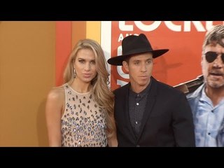 Beau Knapp & Lucy Wolvert "The Nice Guys" Premiere Red Carpet