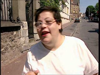 STRIP TEASE - Adorable voisine