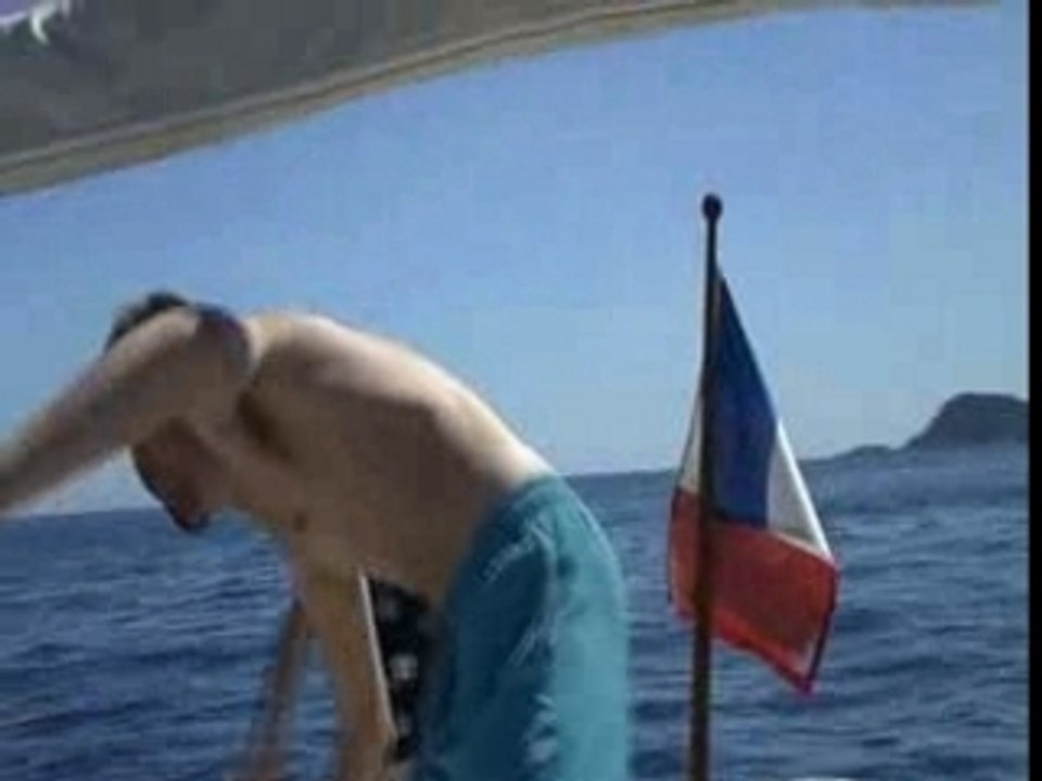 Pipi boat!