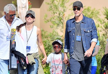 Sandra Bullock & BF Bryan Randall Escape To Mountain Hideaway