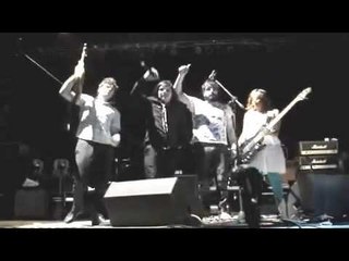 El Otro Yo - No Me Importa Morir" (En Vivo "Música para los dioses 2009")