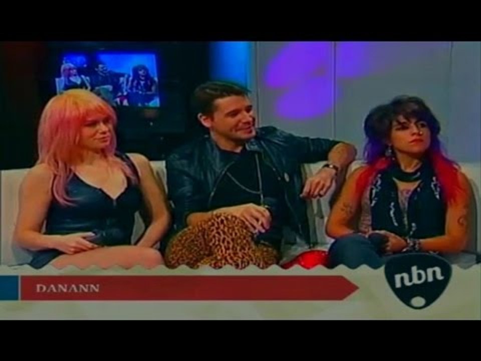 Emmanuel Danann en el programa de TV "Nuevas Bandas Nuevas" (CM, Canal de la Música)
