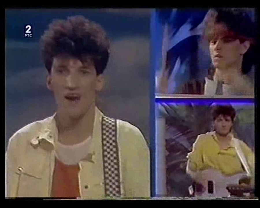 Kakadu - Nebo je crveno na oblalma Afrike