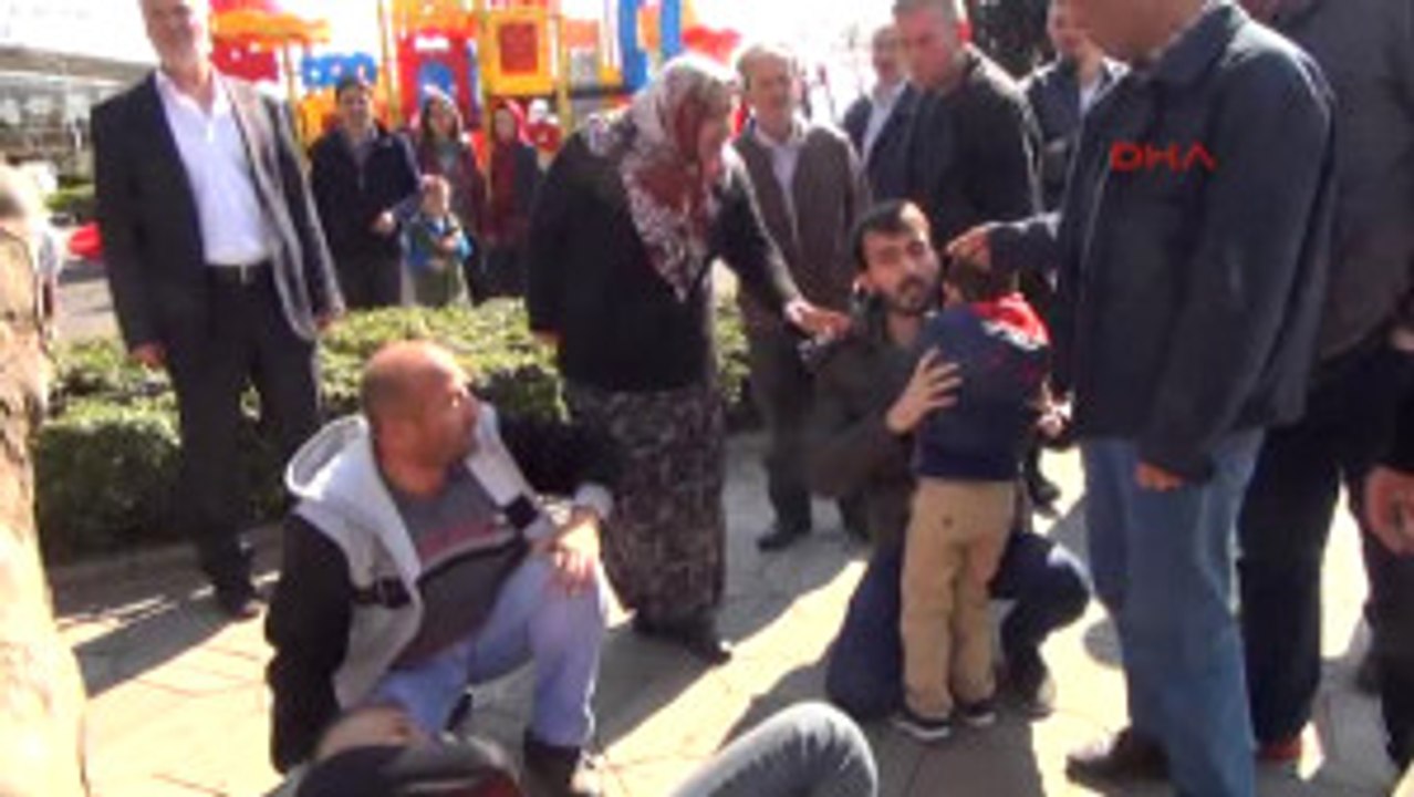 Zonguldak Oğlunun Balonunu Almak Için Çıktığı Ağaçtan Düşüp Yaralandı