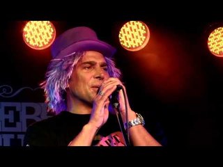 TO.P.T en vivo - 08 - Y COMO ES EL ( JUNTO A MATIAS ALE)