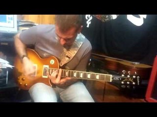 modelo o patron de rock and roll en guitarra- GUS QUIN