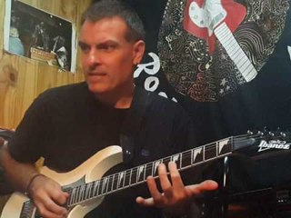 solo de Blues shuffle en DO(C) con tablaturas by Gus Quin Guitar