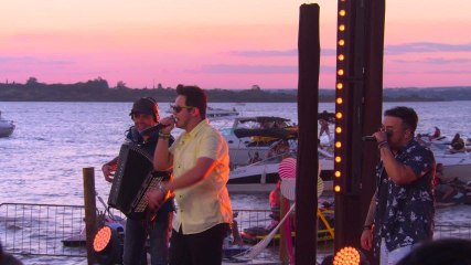 Matheus & Kauan - Incerteza (Na Praia / Ao Vivo)