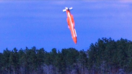 Así fue la explosión de la MOAB en Afganistán la bomba no nuclear más potente de EE.UU.