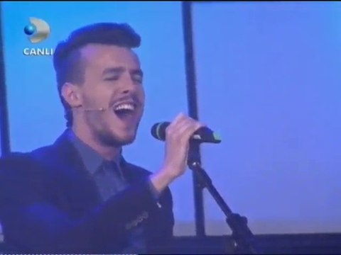 Cem adrian kan revan içindeyim