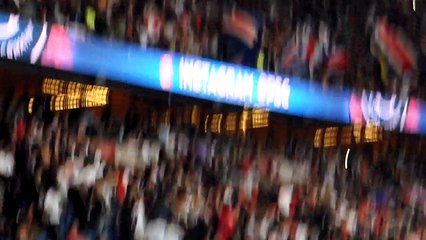 Chants et danses des Ultras Parisiens au début du match PSG-Guingamp (4-0)