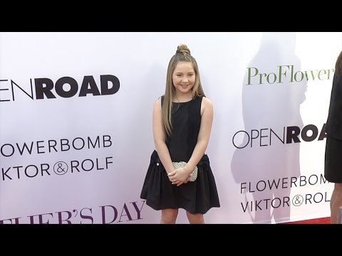 Ella Anderson Mother's Day World Premiere Red Carpet Fashion Broll