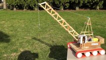 How to Make an Electric Crane with Remote Control out of Popsicle Sticks - incredible Toy-zUU