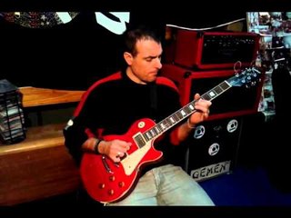 frase de guitarra para blues e rock en  A BY GUS QUIN