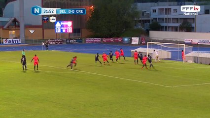 Corner repris de la tête mais au dessus des buts.