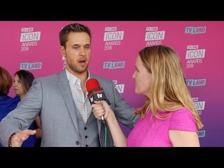 Dan Amboyer Talks Hilary Duff Baking for Him on Younger Set