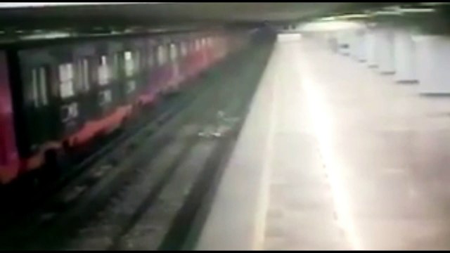 Mujer lanza a su niña a las vías del Metro Tepito en la CDMX