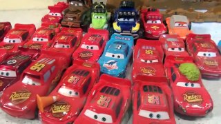 Disney Pixar Cars Lightning McQueen in The Radiator Springs 500 Off Road Racing Chal
