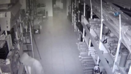 Suç Makinası Önce Kameraya, Sonra Polise Yakalandı