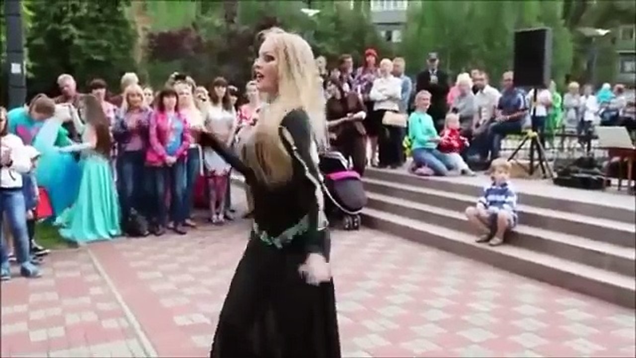 رقص عراقي رائع مع غناء الجوبي للنجمة الروسية از...