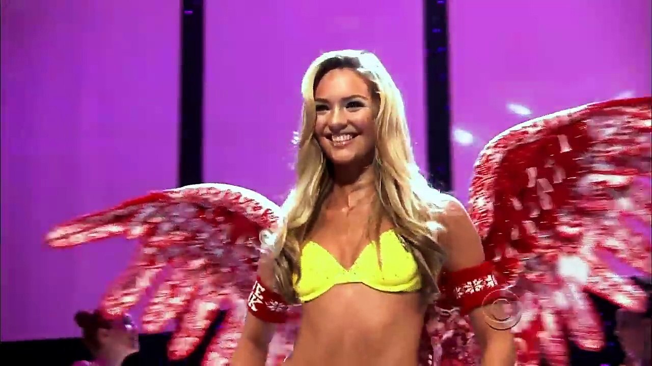 Candice Swanepoel Victoria's Secret Runway Walk Compilation 2007-2015 HD