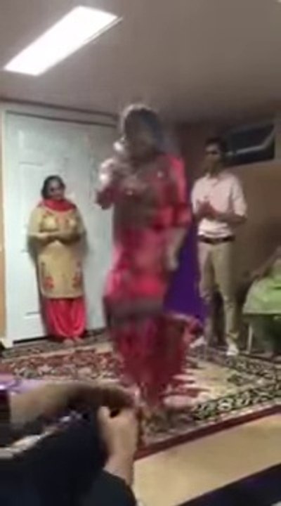 Indian home made girls dance