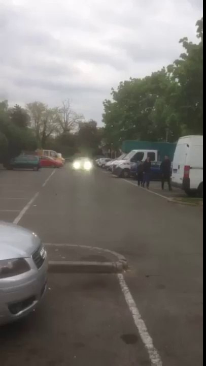 Sofiane - RAMÈNE SON DISQUE D'OR DANS SON QUARTIER DU 93 !