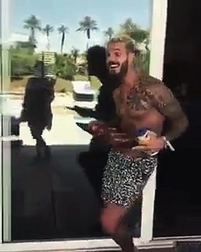 Mais que fait donc M Pokora torse nu, en short, sur cette vidéo tournée à Los Angeles ?