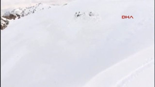 Hakkari'nin Yüksekova Ilçesi Iki Yakalar Bölgesindeki Operasyon Sırasında Uçurumdan Düşen Bir...