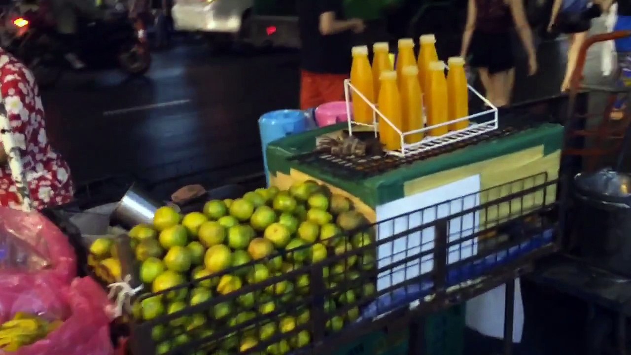 China Town Yaowarat Street Bangkok Thailand  耀華力路