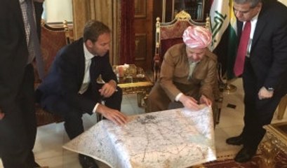 Kuzey Irak'ta Tartışılacak Fotoğraf! İngiliz Yetkililer ve Barzani Harita Üzerinde Çalıştı