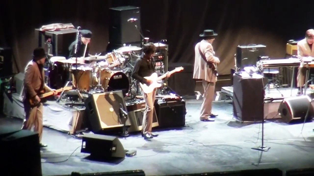 Thunder On The Mountain - Bob Dylan - Berlin  October 29 2011