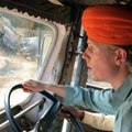 Punjabis in traffic... - 2 Foreigners In Bollywood