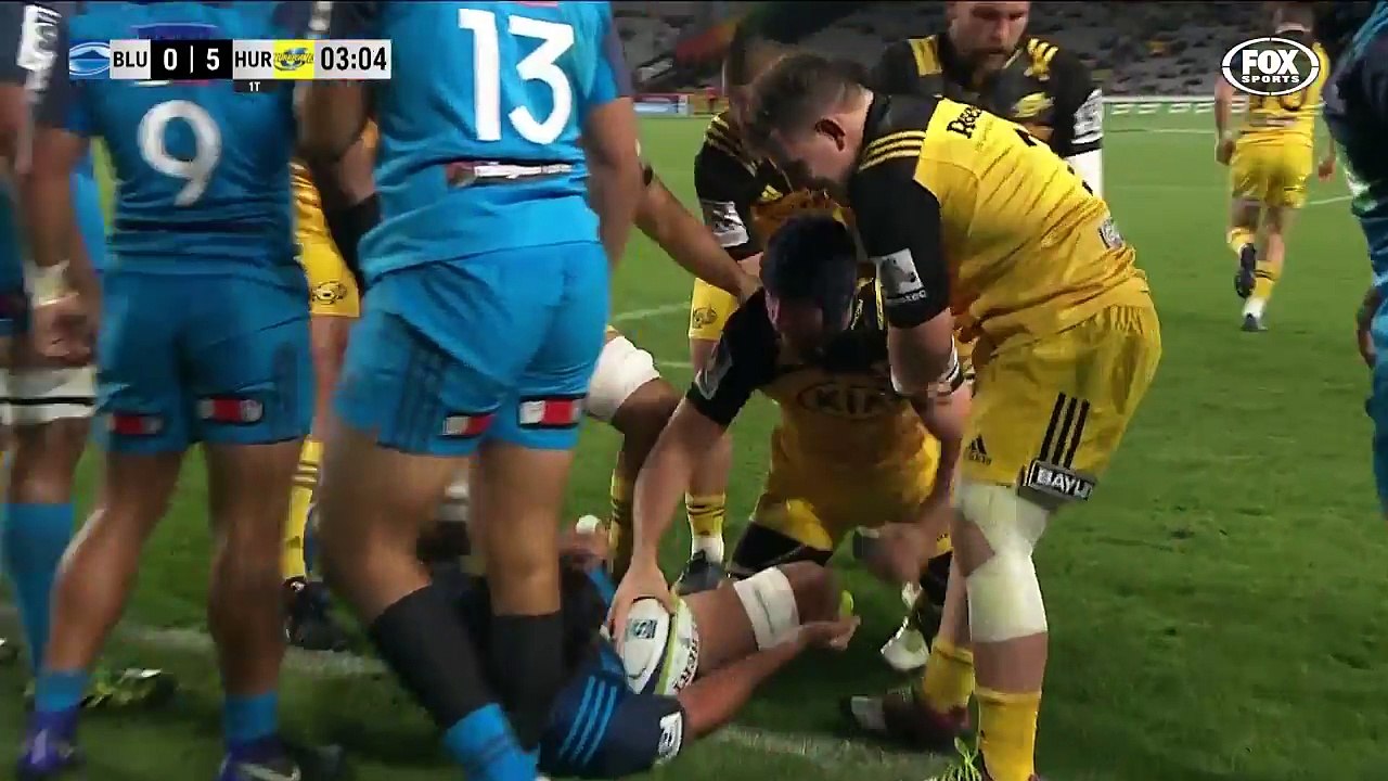 Les Blues subissent la loi des Hurricanes de Beauden Barrett