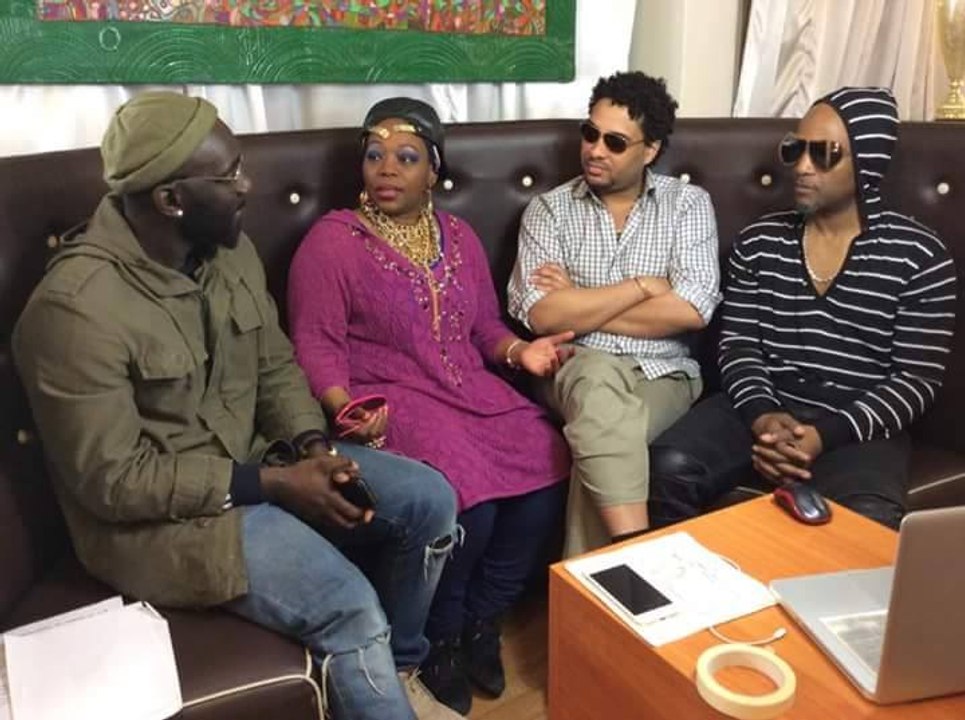 Jann Halexander danse sur 'Obota News' - Buzz