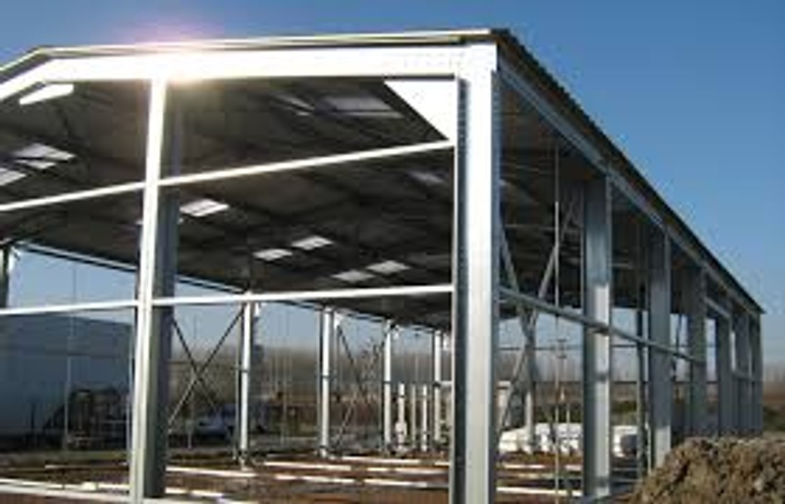 Conception et réalisation d’un hangar en charpente métallique