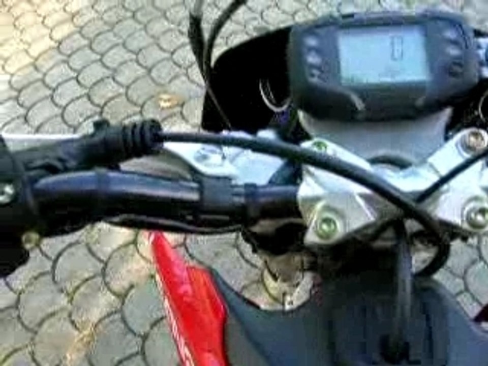 Husqvarna 125 SMS bruit