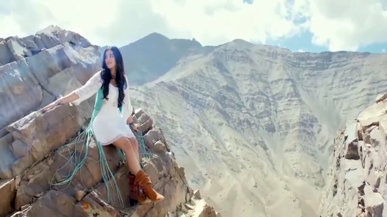 Hum Deewane Hain Aapke Full Song - Commando 2 New Song Ft. Adah Sharma Vidyut Jamwal - YouTube